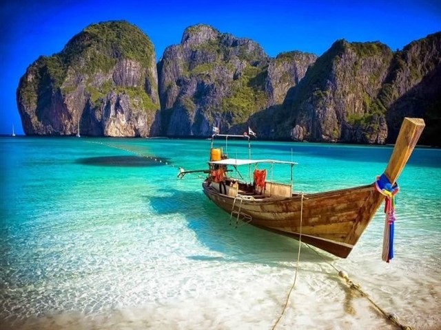 Blessed with exotic marine life, including leopard sharks and colourful coral reefs, Phi Phi Islands are a beautiful combination of stone and sand beaches and warm Andaman Sea. Visit the six islands that make this island group for a spectacular holiday. Visit Phi Phi Don for the Monkey Beach and take a longtail boat to the fantastic Maya Bay. Visit for 6 nights to make way through all the tourist spots of this beautiful island group.
