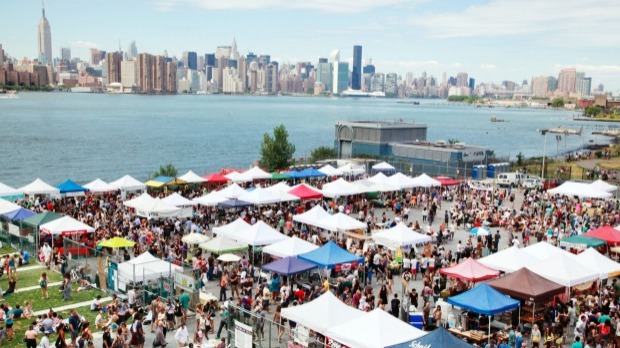 Saunter down to the Williamsburg waterfront with an empty stomach for the weekly food feast Smorgasburg. This weekend hot spot prides itself on offeri...