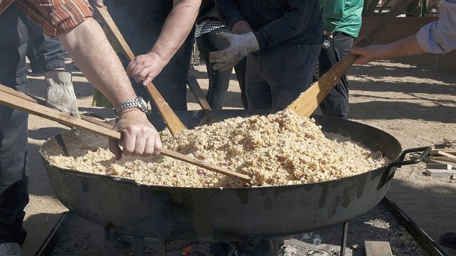 While breadcrumbs are an important ingredient in many dishes, it is perhaps only the Spanish who have elevated the humble breadcrumb into a dish of its own. Migas, or breadcrumbs in English, is a dish of stale breadcrumbs seasoned with olive oil, paprika and garlic. Trust us, it tastes better than it sounds.
