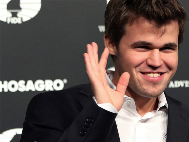 Magnus Carlsen was born in Norway, in 1990, and he’s the current World Chess Champion. Besides being a child prodigy during his childhood, he became the world’s second youngest chess champion in history after Garry Kasparov, becoming also a chess prodigy. Although he wasn’t interested in knowing his IQ, and he even hated to be called genius, in the end it was revealed that it’s 186 points.