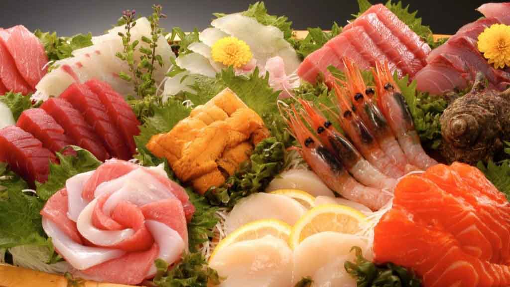 Sashimi (/sÉ™ËˆÊƒiËmiË/; Japanese: åˆºèº«, pronounced [saÉ•iÌ¥mi]) is a Japanese delicacy consisting of very fresh raw meat or fish sliced into thin pieces and often eaten with soy sauce.Source: https://en.wikipedia.org/wiki/Sashimi
