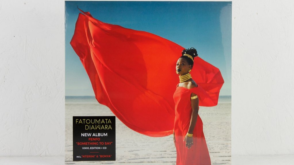 Fatoumata Diawara (born 1982 in Ivory Coast) is a Malian singer and songwriter currently living in France.<br /><br /><a href...