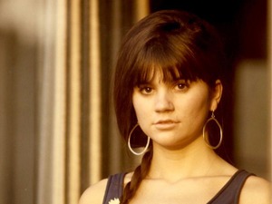With one of the most memorably stunning voices that has ever hit the airwaves, Linda Ronstadt burst onto the 1960s folk rock music scene in her early twenties. A poignant bio-doc of a truly one-of-a-kind artist.Tribeca Film Festival 2019