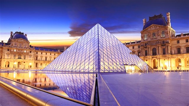 Experience fine art at one of the top ten museums and galleries in the world.Which do you think is the best?